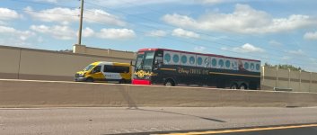 DCL - 2025 - FROZEN.jpg