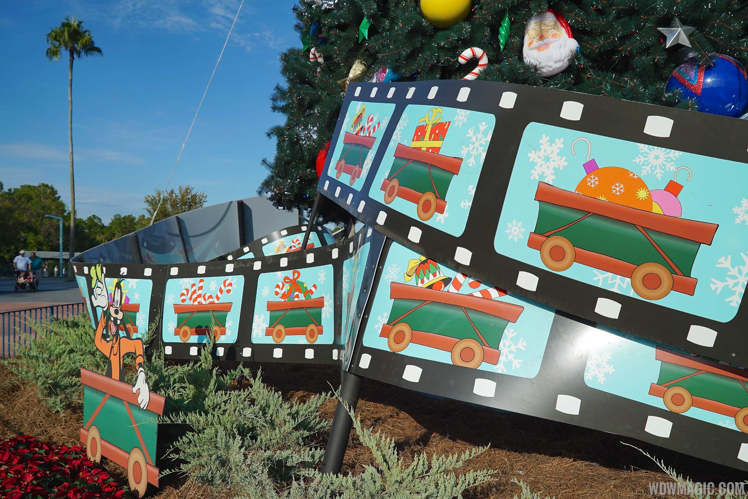 Disney's Hollywood Studios holiday decorations