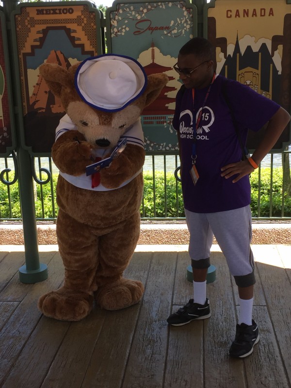 Duffy signing my autograph (May 2 2015)