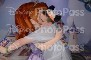 Giving Sofia Enchanica Hugs(2016)