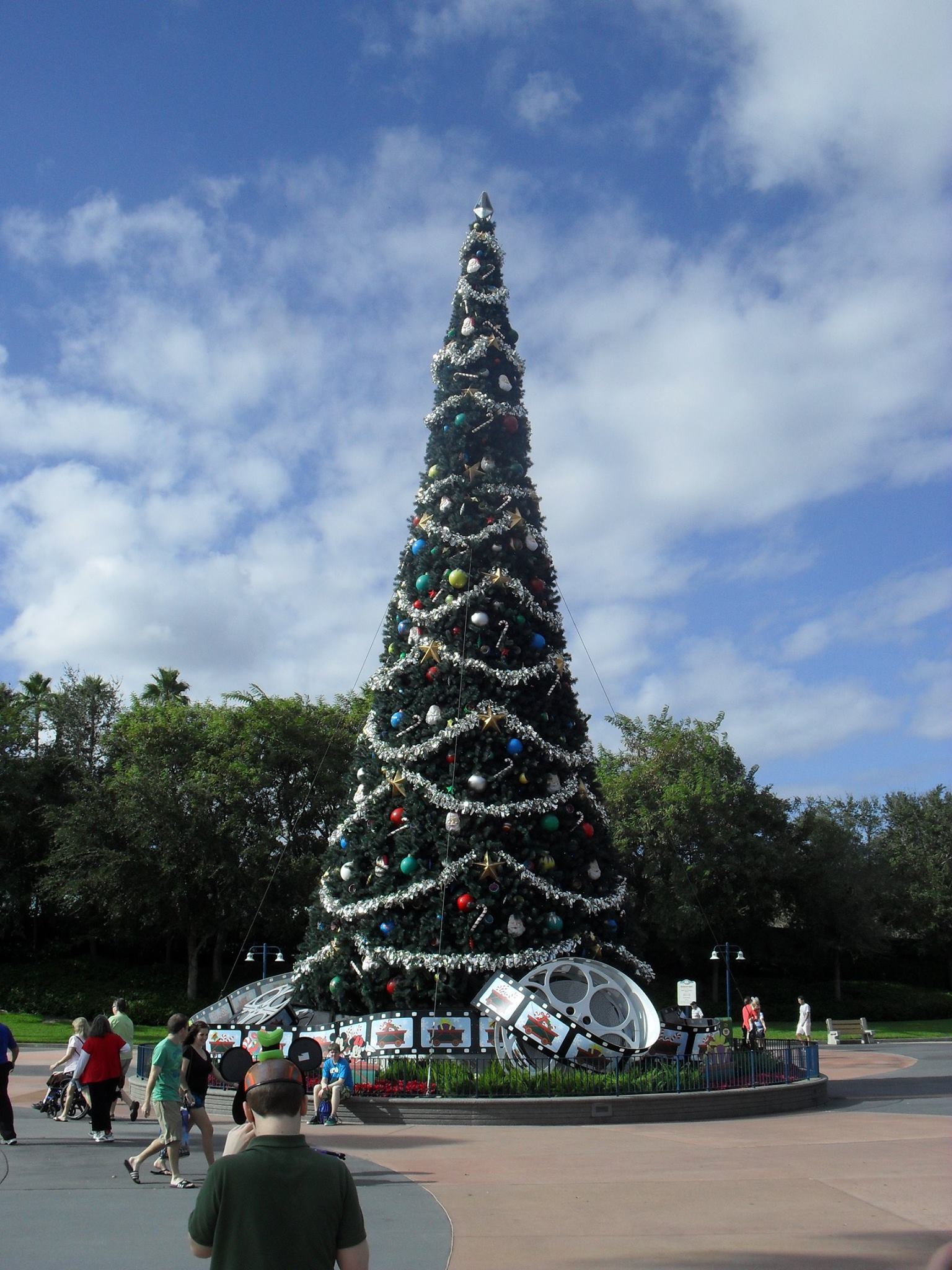 Hollywood Studios Christmas Tree(2011)