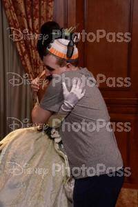 Hugging Princess Tiana(2016)